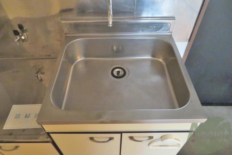 洗面設備　シンクは洗面も歯みがきも出来るんですよー。