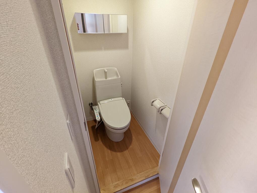 トイレ　シャワー付きトイレ