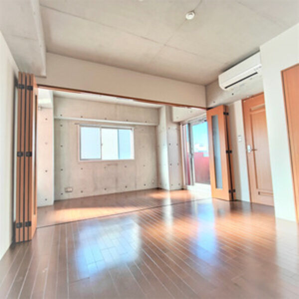 居室・リビング　※写真は同じマンションの違う部屋のものになります。