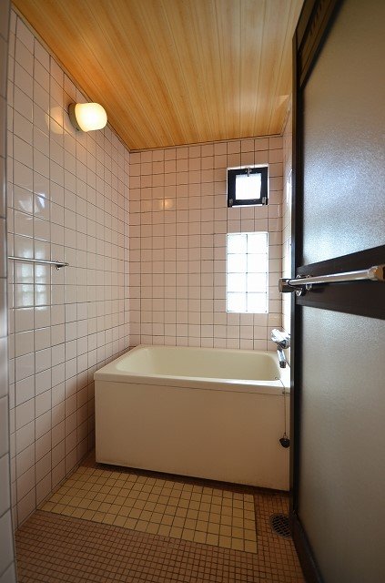 バス・シャワールーム　別号室の写真です