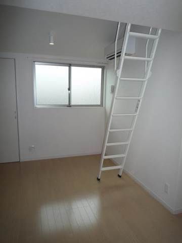 居室・リビング　☆明るい洋室☆