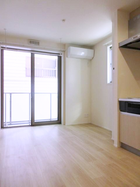 居室・リビング　使いやすい形の為、レイアウトを楽しめます♪