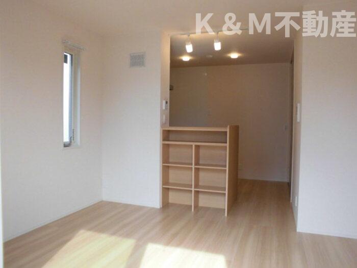 居室・リビング　こちらの居間で趣味の時間をお楽しみください