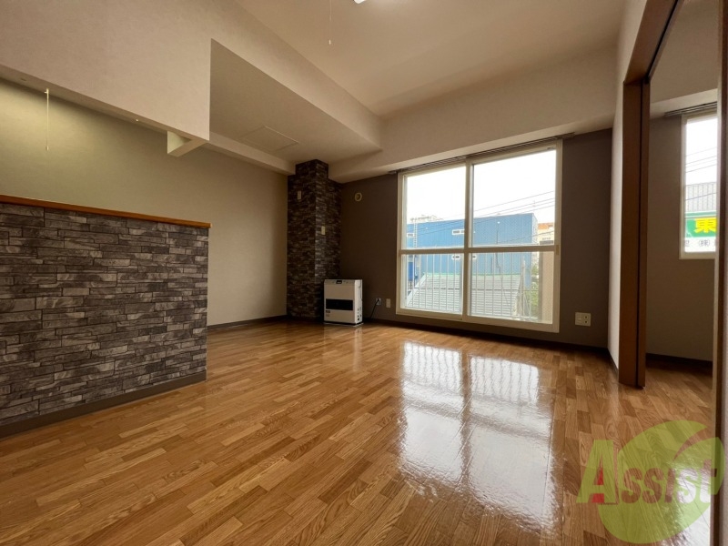 居室・リビング　広くてキレイなお部屋が広がっていて、充実した生活が送れそう。