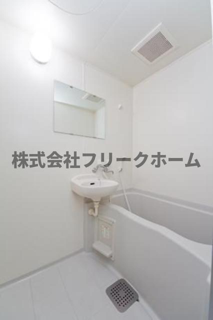 バス・シャワールーム　※写真は同タイプ住戸です。