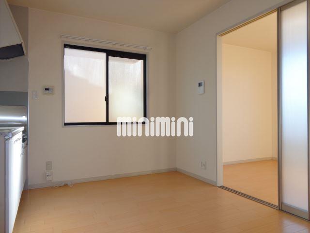 居室・リビング　ダイニングと洋室あわせて利用されるのもありですよ