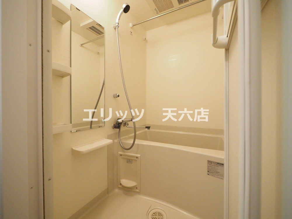 バス・シャワールーム　バス