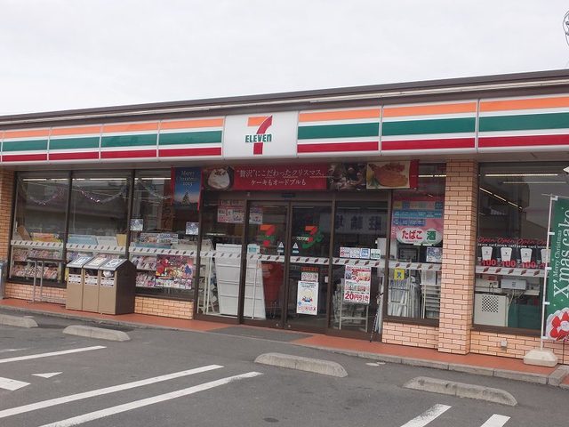 コンビニ　セブンイレブン（コンビニ）まで1000m