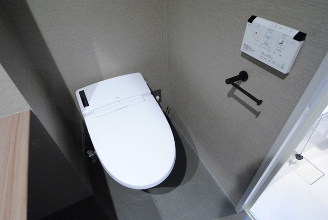 トイレ　写真は７０２号室