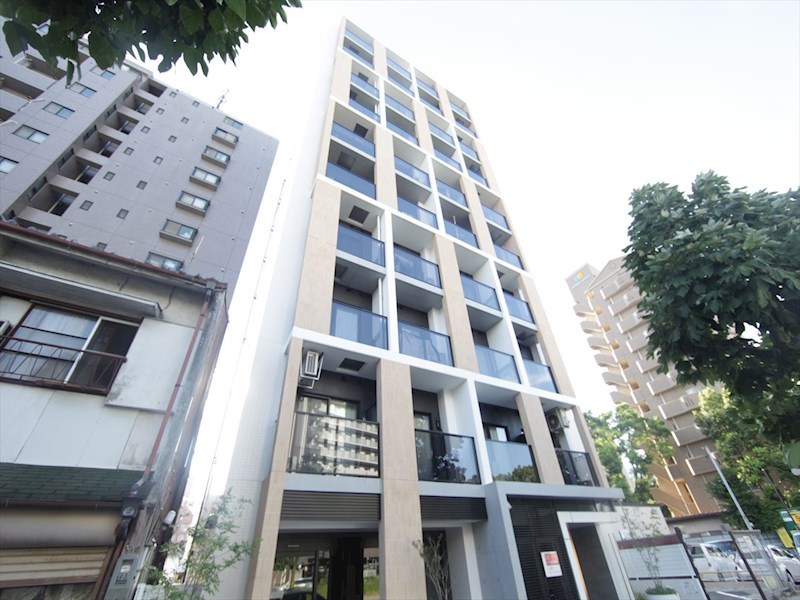 建物外観　外観　防犯カメラ付　オートロック　宅配ＢＯＸ