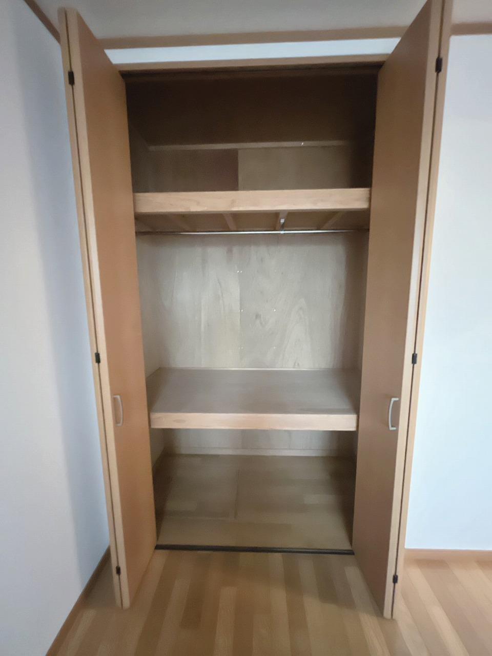 収納　洋間にクローゼットあります。