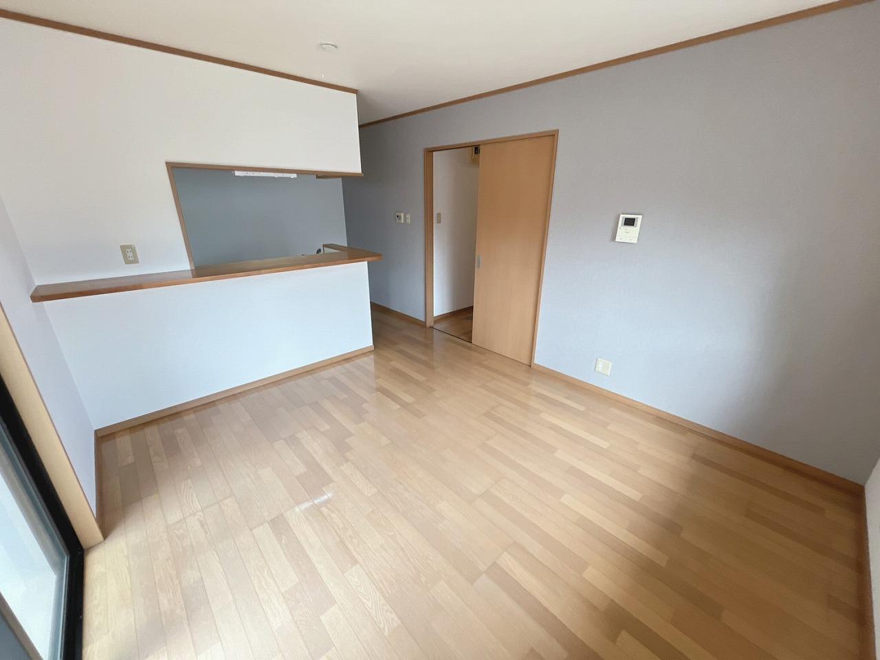 居室・リビング　広々としたリビングルームです。