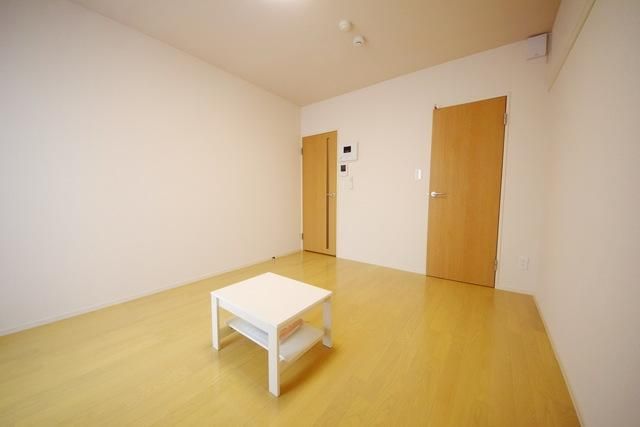 居室・リビング　開放的な室内です♪