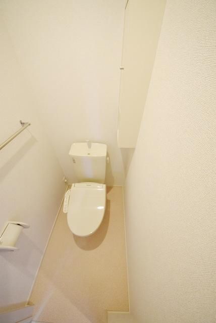 トイレ　ウォシュレット付いてます♪