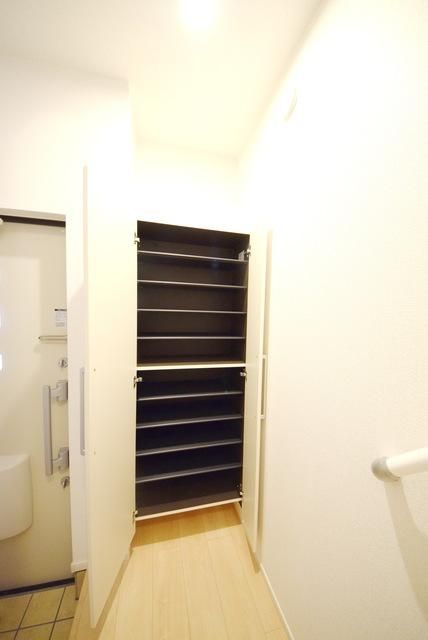 玄関　シューズボックスあります♪