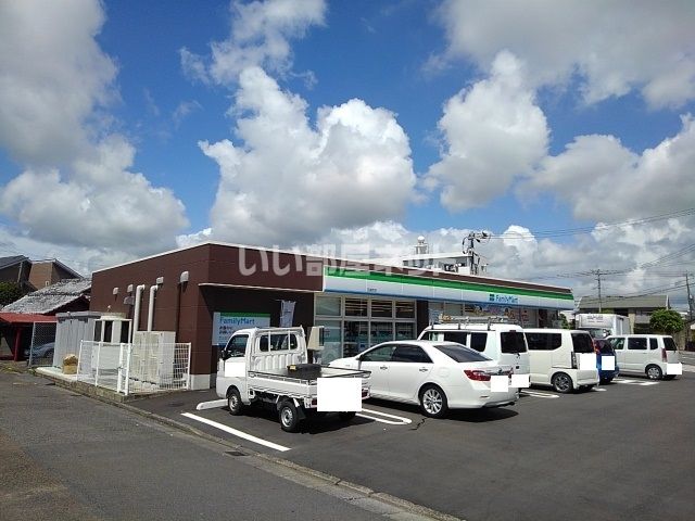コンビニ　ファミリーマート　元宮町店（コンビニ）まで733m