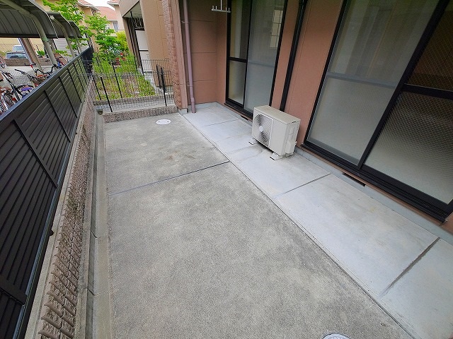 庭　洗濯物がしっかり干せますよ。