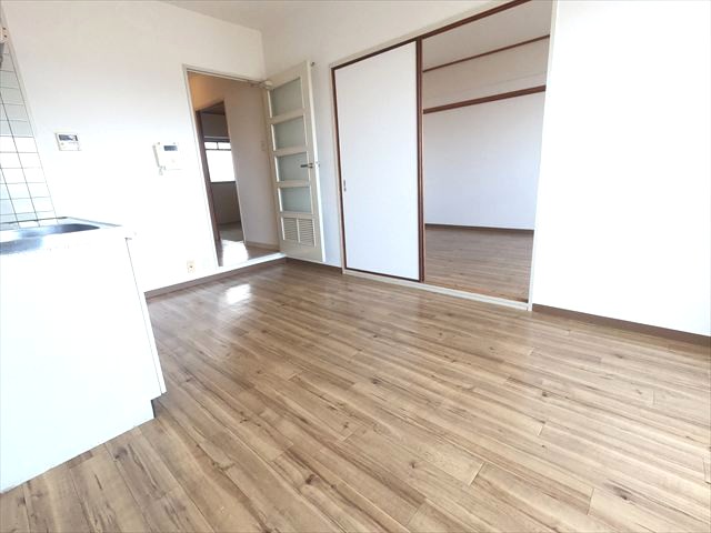 居室・リビング　南向きリビング。