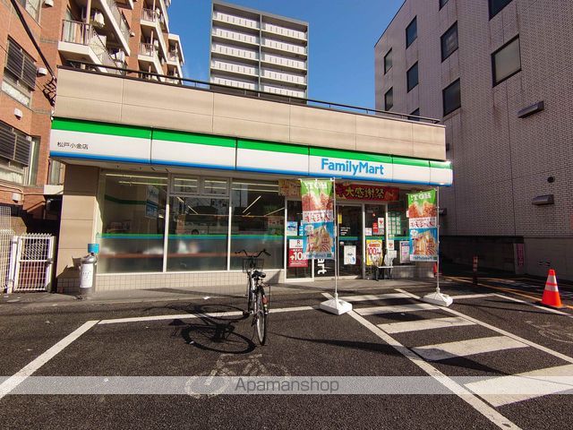 コンビニ　ファミリーマート（コンビニ）まで1101m