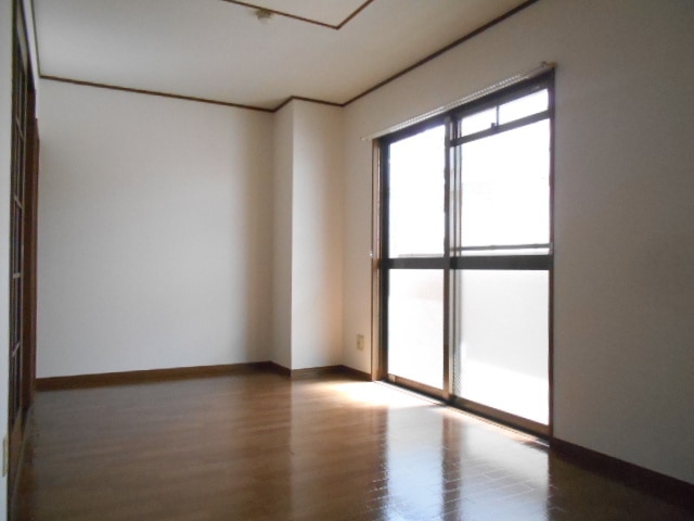 居室・リビング　掲載写真は同型モデルを掲載しており実際のお部屋と仕様等が異な