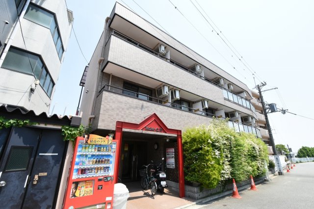 建物外観　オートロック付きで外部からの出入りが無く安心です