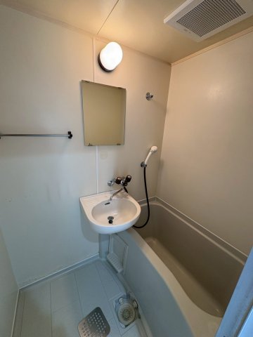 バス・シャワールーム　他部屋参考写真です