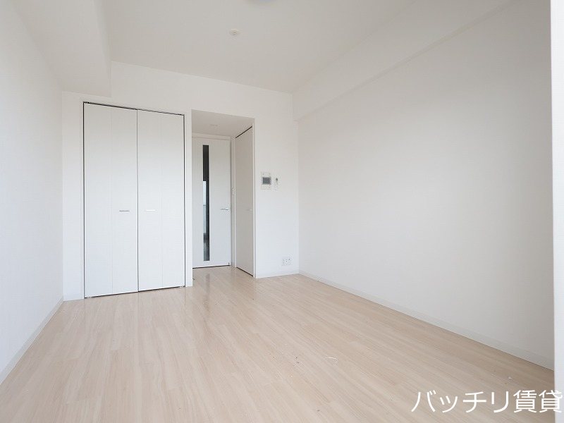 居室・リビング　現地集合やオンライン内覧など、隙間時間で効率よくお部屋探し。