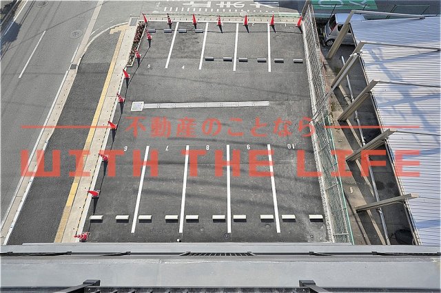 駐車場　車をお持ちの方に嬉しい駐車場付きの物件です