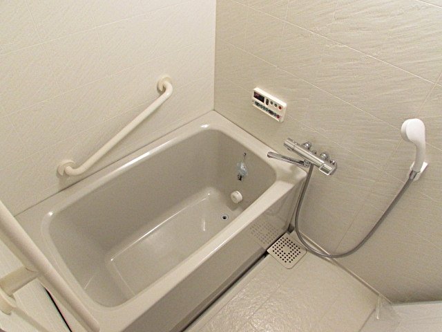 バス・シャワールーム　※同建物の類似写真となります。