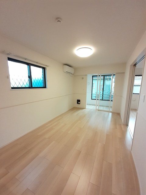 居室・リビング　明るいお部屋です。
