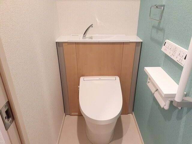 バルコニー　浴室乾燥機完備