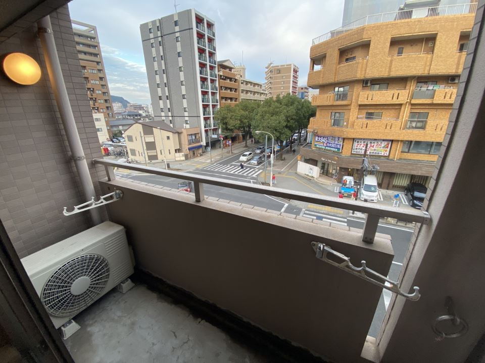 バルコニー　中央駅西口近くです