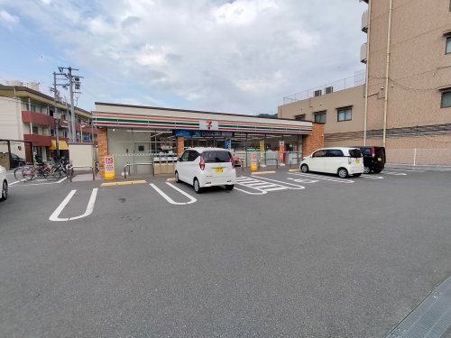 コンビニ　セブンイレブン 堅下駅東店（コンビニ）まで164m