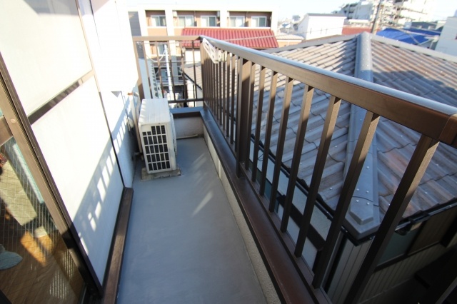 バルコニー　他のお部屋の参考写真となります。