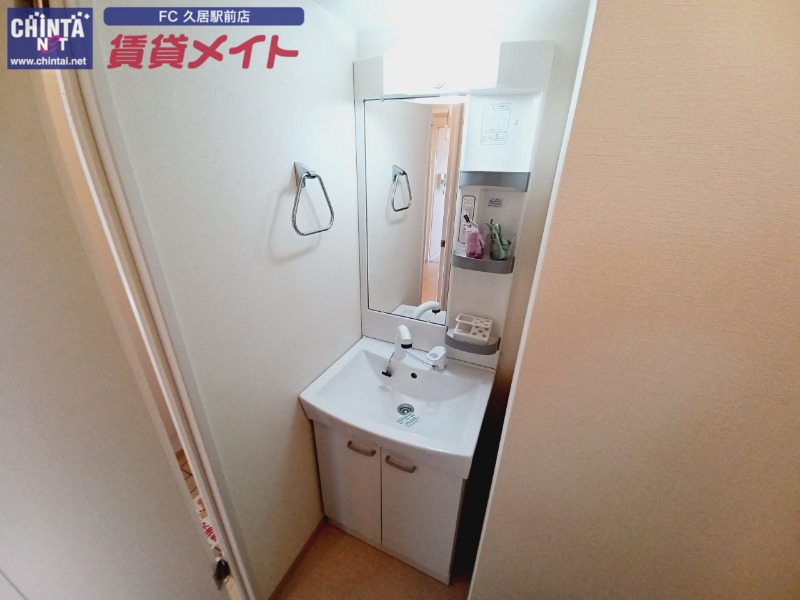 洗面設備　同型参考写真