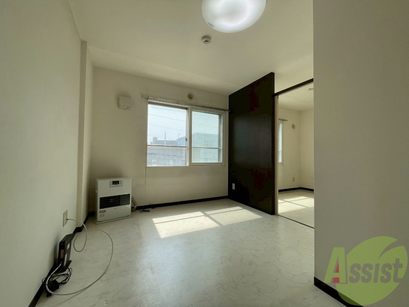 居室・リビング　広くてキレイなお部屋が広がっていて、充実した生活が送れそう。