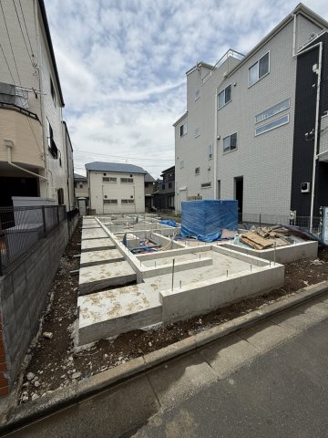 建物外観　建築中