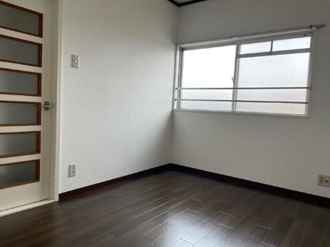 居室・リビング　室内