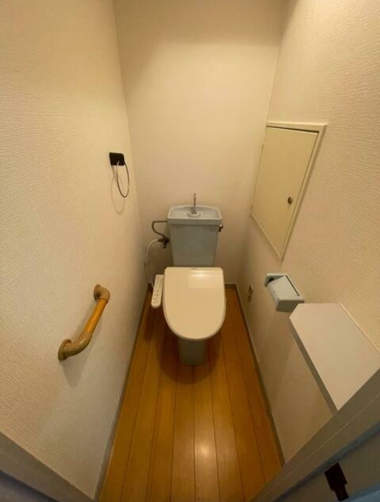 トイレ　同タイプの室内写真です。