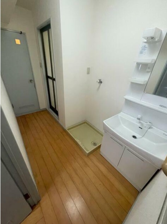 洗面設備　同タイプの室内写真です。