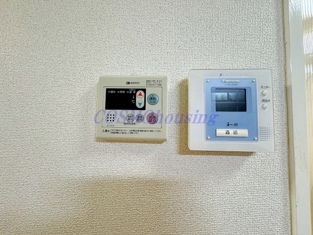 セキュリティ　TVモニターホン　　同タイプの室内写真です。