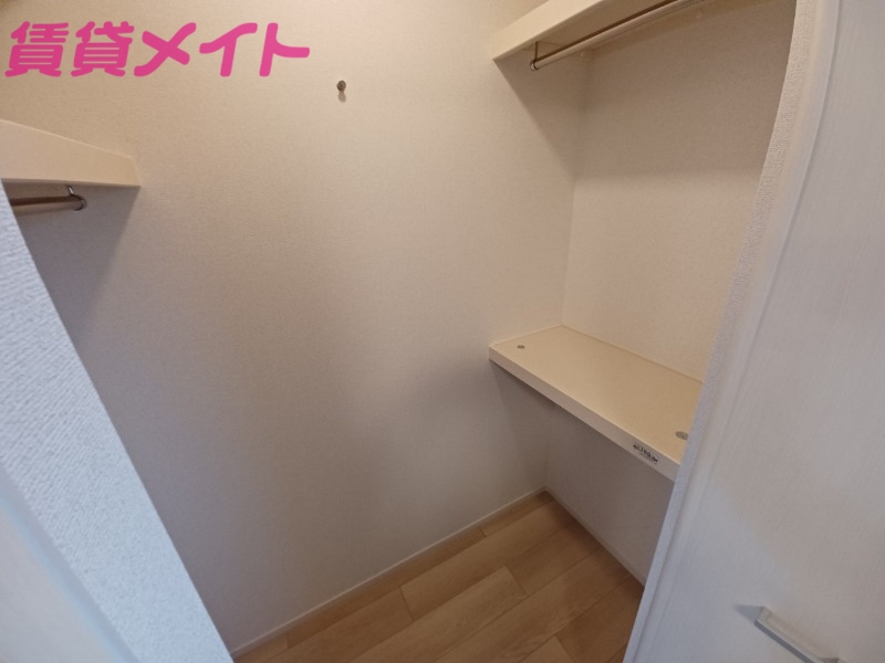 収納　同型参考写真です