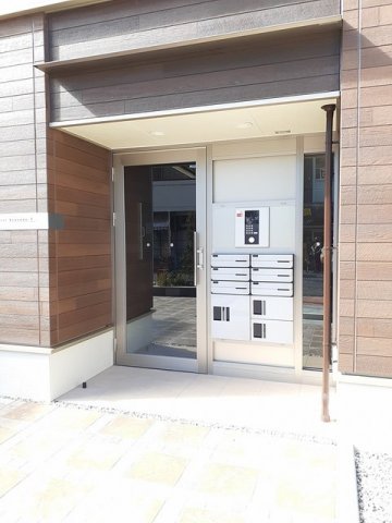 エントランス　清潔なエントランスです