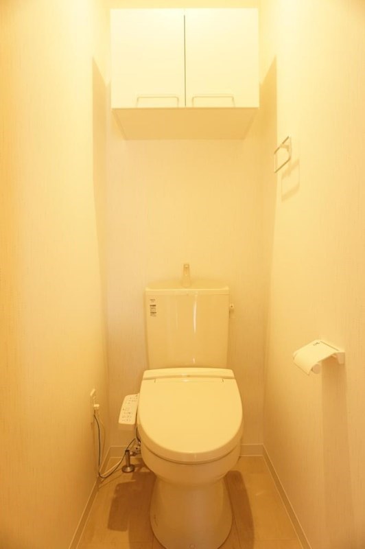 トイレ　トイレは快適な洗浄便座付き