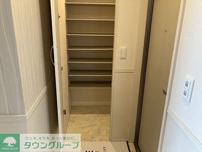 玄関　お問合せはタウンハウジングまで！※現地待合わせ相談可能