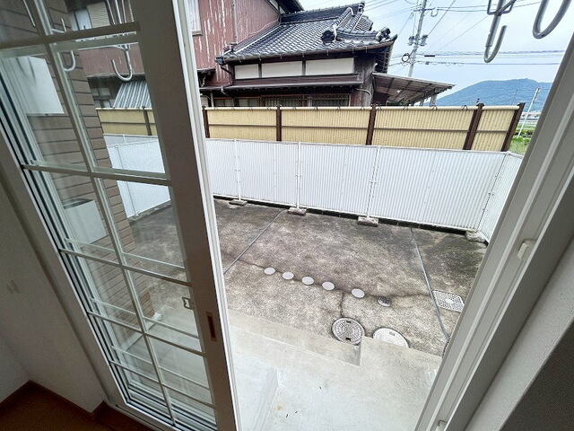 庭　テラスつき専用庭
