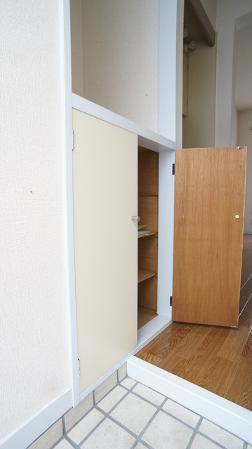 玄関　参考写真（同建物別部屋）