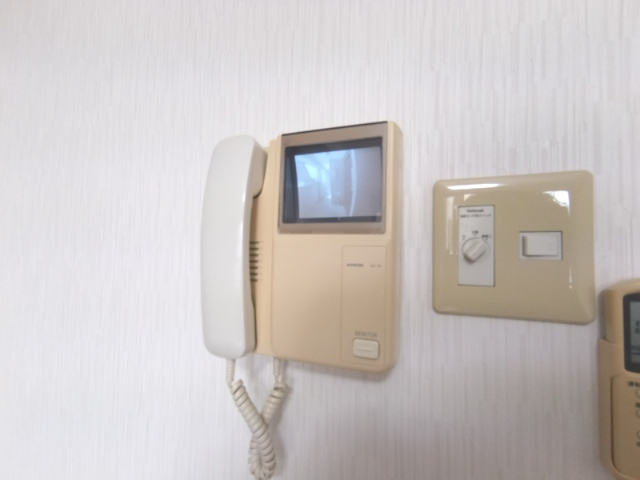 セキュリティ　モニタで来訪者を確認できます