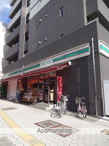 コンビニ　ローソンストア１００（コンビニ）まで114m