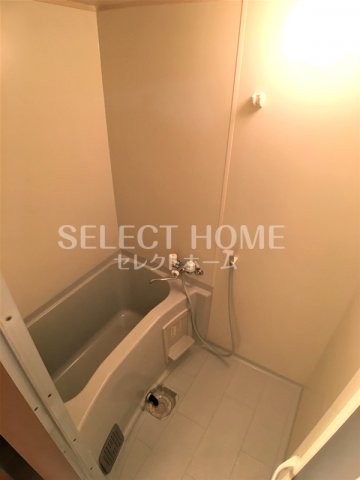 バス・シャワールーム　落ち着いた空間のお風呂です